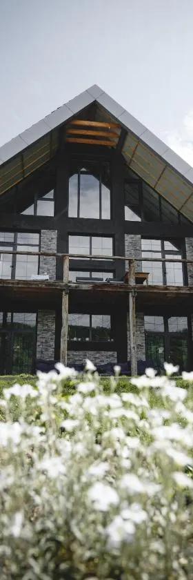 Debed Life CoLiving and Retreat，位于Debed的酒店
