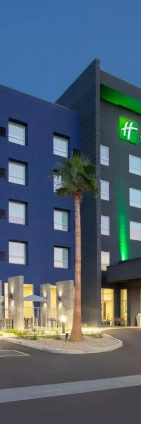 Holiday Inn Glendale - Stadium & Ent Dist by IHG，位于格伦代尔的酒店
