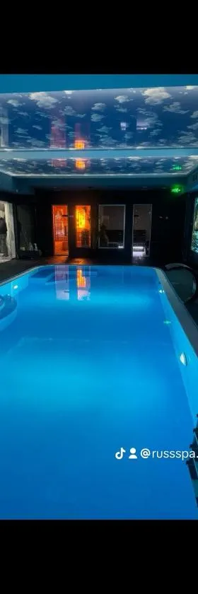 Russ Spa，位于姆拉代诺瓦茨的酒店