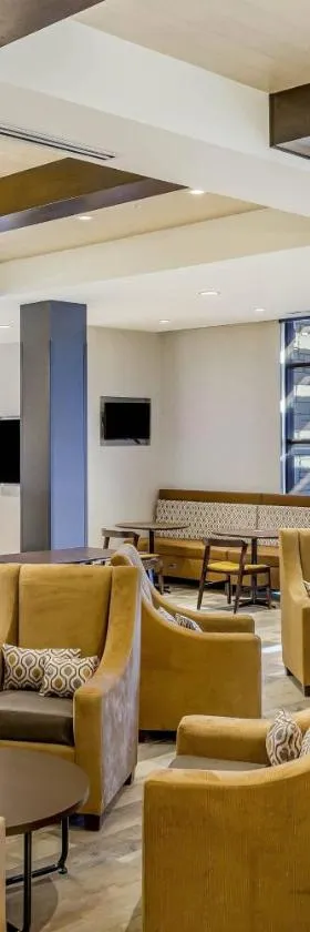 SpringHill Suites by Marriott Topeka Southwest，位于托皮卡的酒店