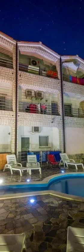 Villa Baldi -Apartmani Danny，位于塔尔的酒店