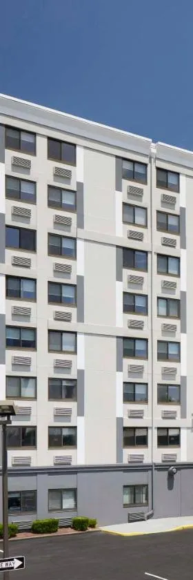 Hampton Inn Newark Airport，位于纽瓦克的酒店