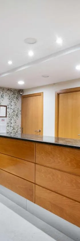 我家酒店，位于沙比纳尼哥的酒店