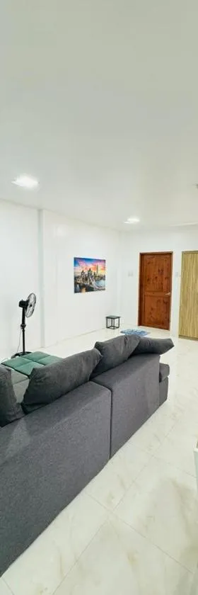 Studio Style Furnished apartment，位于Buaya的酒店