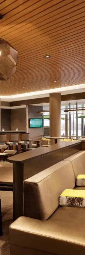 阿伦敦伯利恒/中心谷万豪春季山丘套房酒店，位于Center Valley的酒店