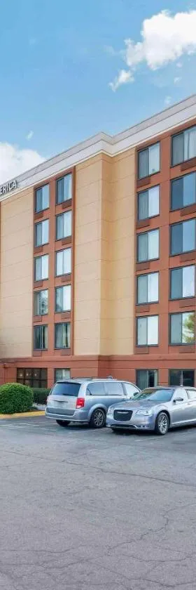 美国亚特兰大格威内特广场长住酒店，位于德卢斯的酒店
