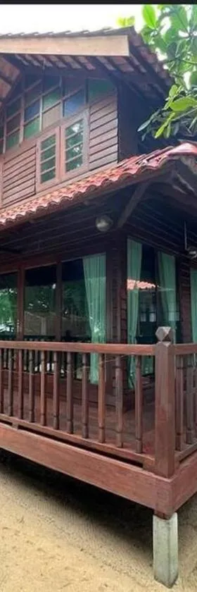 Rumah Aggrek@Zaki’s Residence, Marang, Terengganu，位于Kampong Ru Lima的酒店