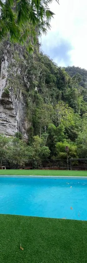 Mountain View Party Hostel，位于Ban Chong Phli的酒店