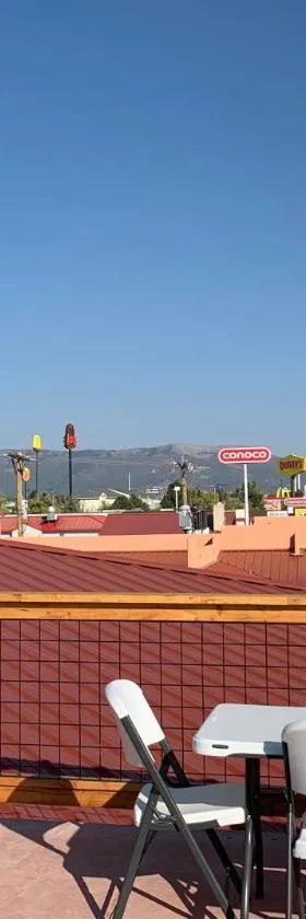 Casa Lemus Inn，位于拉顿的酒店