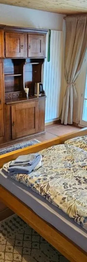 Miramont Horse Trekking Hostel，位于Saicourt的酒店