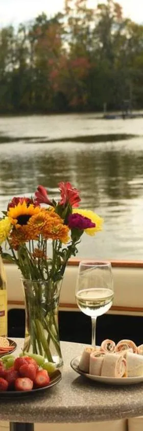 Charming Yacht on Catskill Creek，位于卡茨基尔的酒店