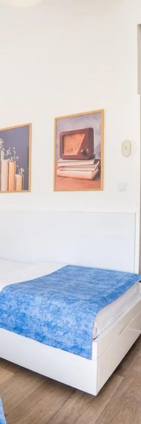 University Hotel Dorrah，位于图兹拉的酒店
