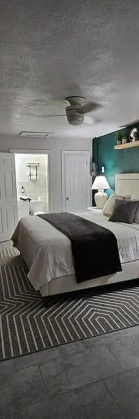 Plush King Bed Xtra Cozy Stay，位于Pahokee的酒店