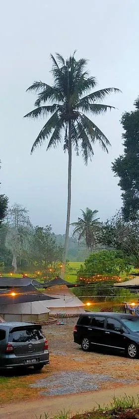 Tanah Merah Glamping Village (TMGV)，位于瓜拉江沙的酒店