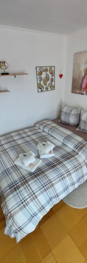 Joli studio avec terrasse et vue EXCLUSIVEMENT POUR NON FUMEURS，位于贝尔蒙叙尔洛桑的酒店