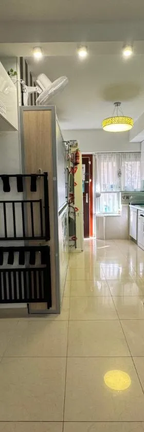 BADAROSA House10min to BARCELONA City&NearTo BEACH，位于巴达洛纳的酒店