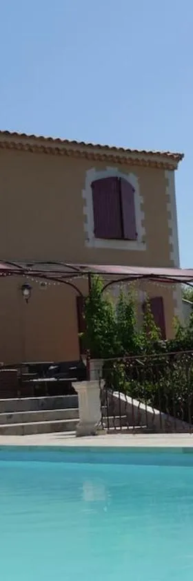 Luciole des Alpilles，位于穆里耶的酒店