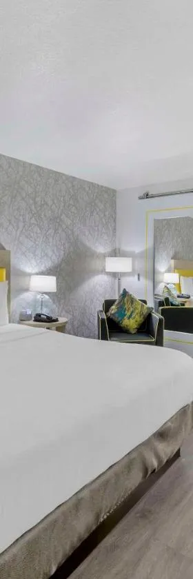 Hillstone Inn Tulare, Ascend Hotel Collection，位于图莱里的酒店