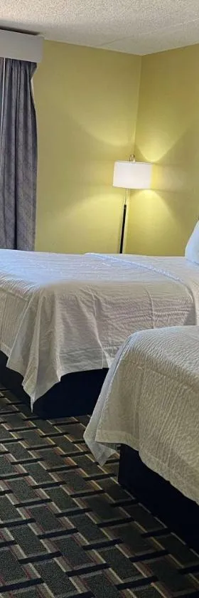 Days Inn by Wyndham Park City Kansas，位于Park City的酒店
