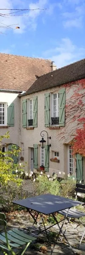 Maison d'hôtes La Source，位于马尼·莱斯·阿莫的酒店