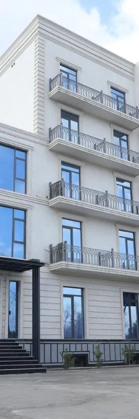 STATUS HOTEL，位于卡尔希的酒店