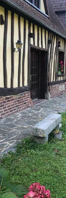 Gîte du petit pressoir près du Treport Baie de Somme classé 3 étoiles，位于Saint-Pierre-en-Val的酒店