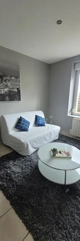 Appartement cosy dans beau village de Champagne，位于Cormicy的酒店