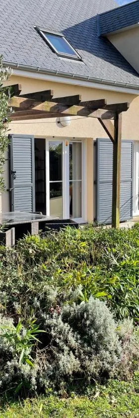 Maison calme et cosy à Port-en-Bessin près du golf et de la mer，位于贝桑于潘港的酒店