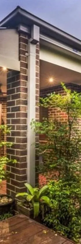 Specious ex-display 5 BDR house,up to 15 guests- Williams Landing，位于拉弗顿的酒店