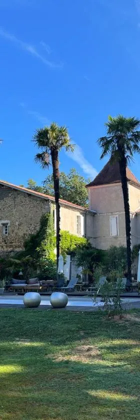 Chateau Saint Martin B&B，位于Pouillon的酒店