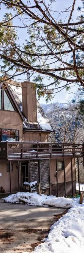 Hygge Haus Sequoia - Large Private Cabin w Views，位于Ponderosa的酒店