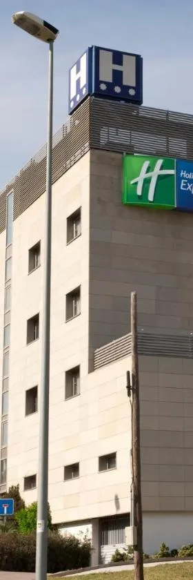Holiday Inn Express Barcelona - Montmeló by IHG，位于格拉诺列尔斯的酒店