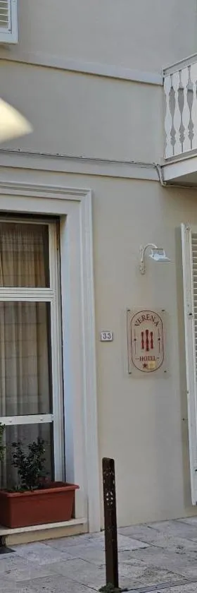 韦雷那独立萨瓦亚&坎帕纳酒店，位于蒙特卡蒂尼泰尔梅的酒店