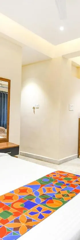 FabHotel Prime The Golden Plaza - Nr Tarapith Temple，位于塔拉皮斯的酒店