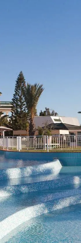 El Mouradi Palm Marina - Couple et Famille uniquement，位于甘达坞伊港的酒店
