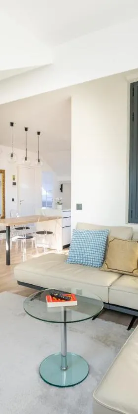 Monte Carlo Monaco Border - luxury, modern, cozy with home feelings and See View，位于博索莱伊的酒店