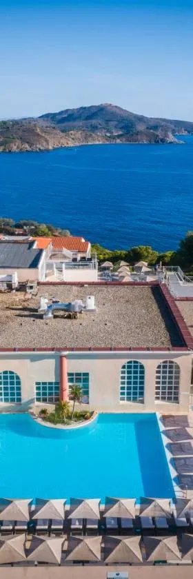Côté Thalasso Hôtel & Spa Marin，位于滨海巴纽尔斯的酒店