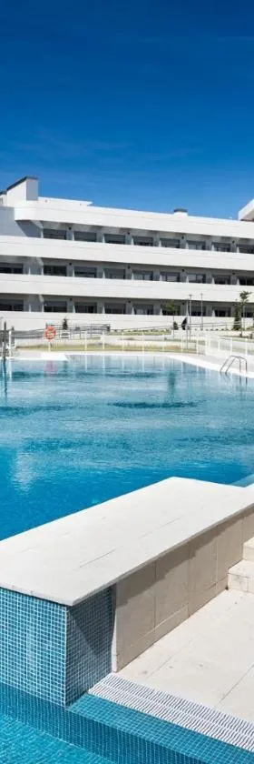 Student Experience Madrid Pozuelo - Luxury Hostel，位于波苏埃洛-德阿拉尔孔的酒店