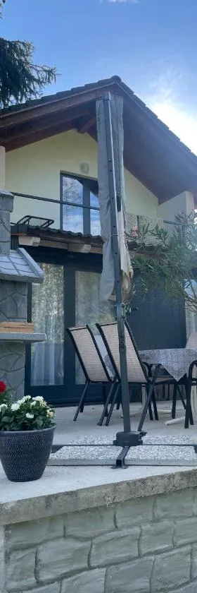 Vikendica u prirodi na ranču，位于Zolaći的酒店