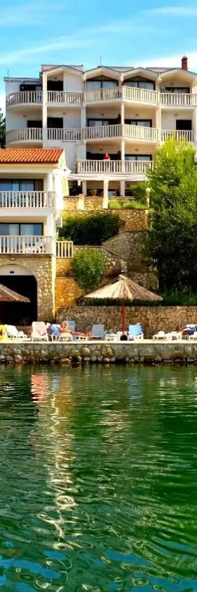Hotel Lucija，位于珀塞达耶的酒店