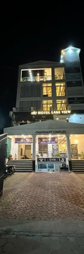 Hotel Lakeview By BookingCare，位于Chhatarpur的酒店