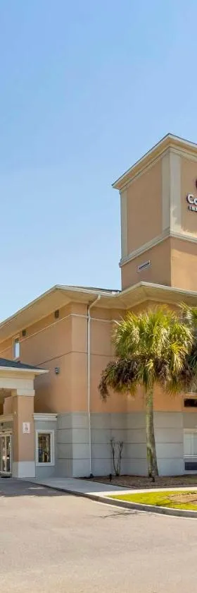 Comfort Inn & Suites Charleston Airport Convention Center，位于查尔斯顿的酒店