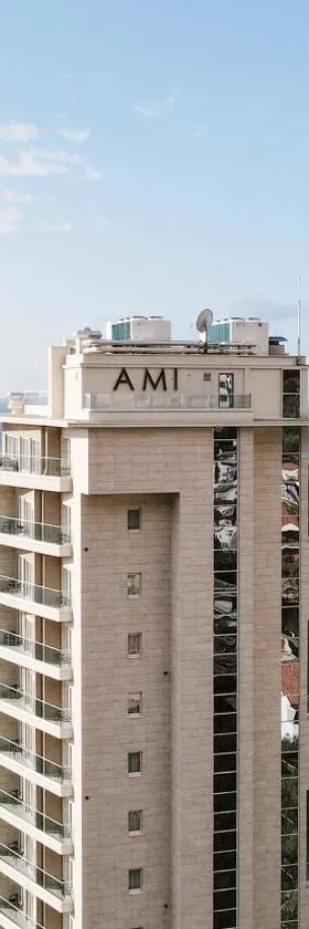 Hotel AMI Budva Petrovac，位于佩特罗瓦纳莫鲁的酒店
