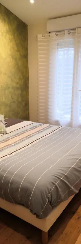 Chambre dans un écrin de verdure，位于Dommartin的酒店