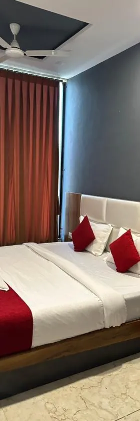 Hotel Dumas Near Airport，位于苏拉特的酒店