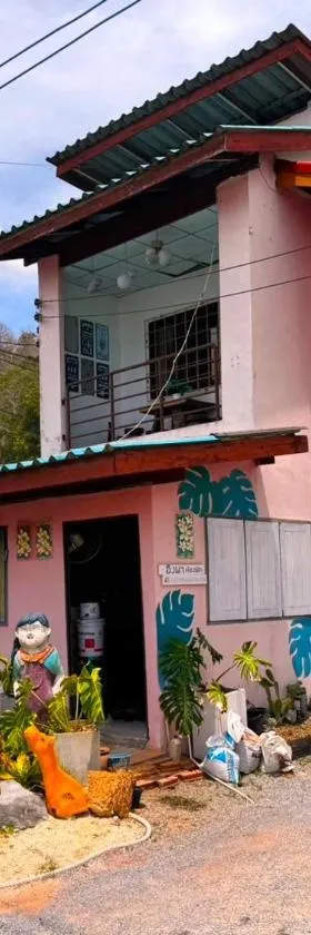 Ingpha Room For Rent，位于沙敦的酒店