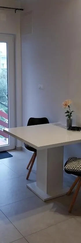 FRANE STUDIO，位于特里班的酒店