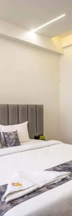 Hotel Darshan Executive，位于Tuljapur的酒店