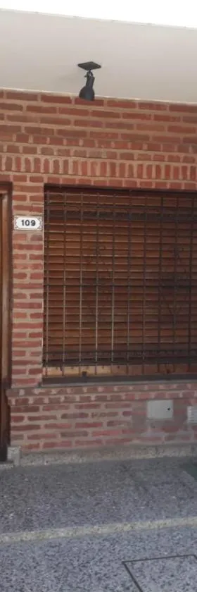 FRIDA APARTMENT remis gratis a Ezeiza，位于埃塞萨的酒店