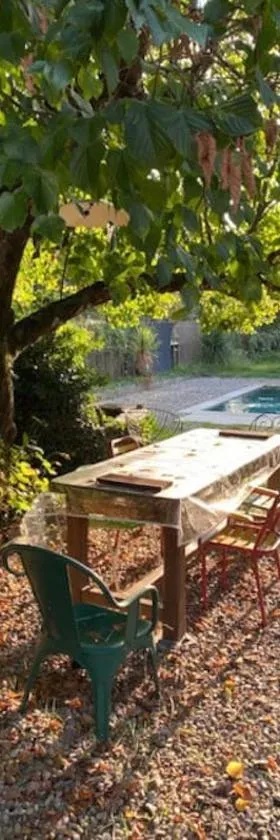 Mazet avec jardin，位于Saint-Bauzille-de-Putois的酒店